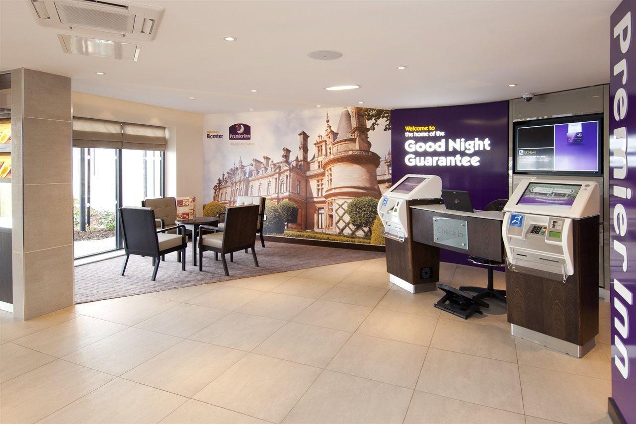 Premier Inn Бицестер Екстериор снимка