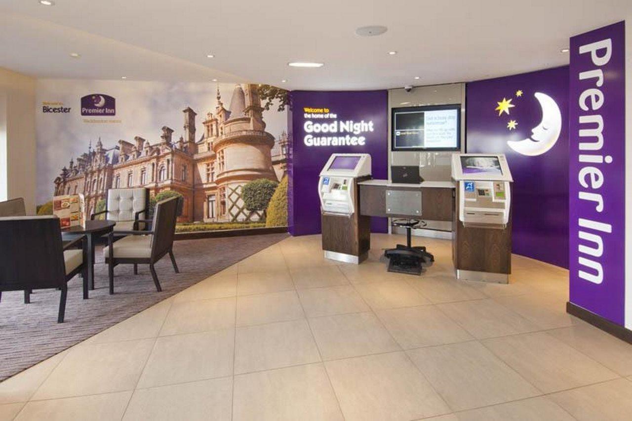 Premier Inn Бицестер Екстериор снимка